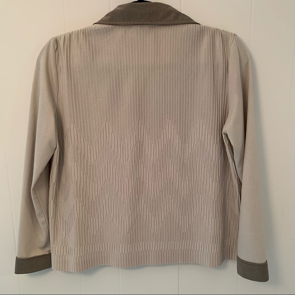 1970s Neutral Textured Chevron Collard Long Sleeve Shirt - Picture 6 of 8